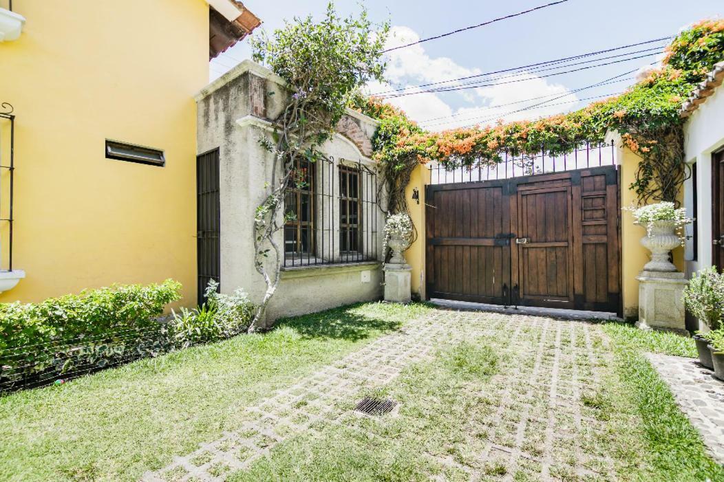 Villas Santa Ana-Ricardo Antigua Exteriör bild